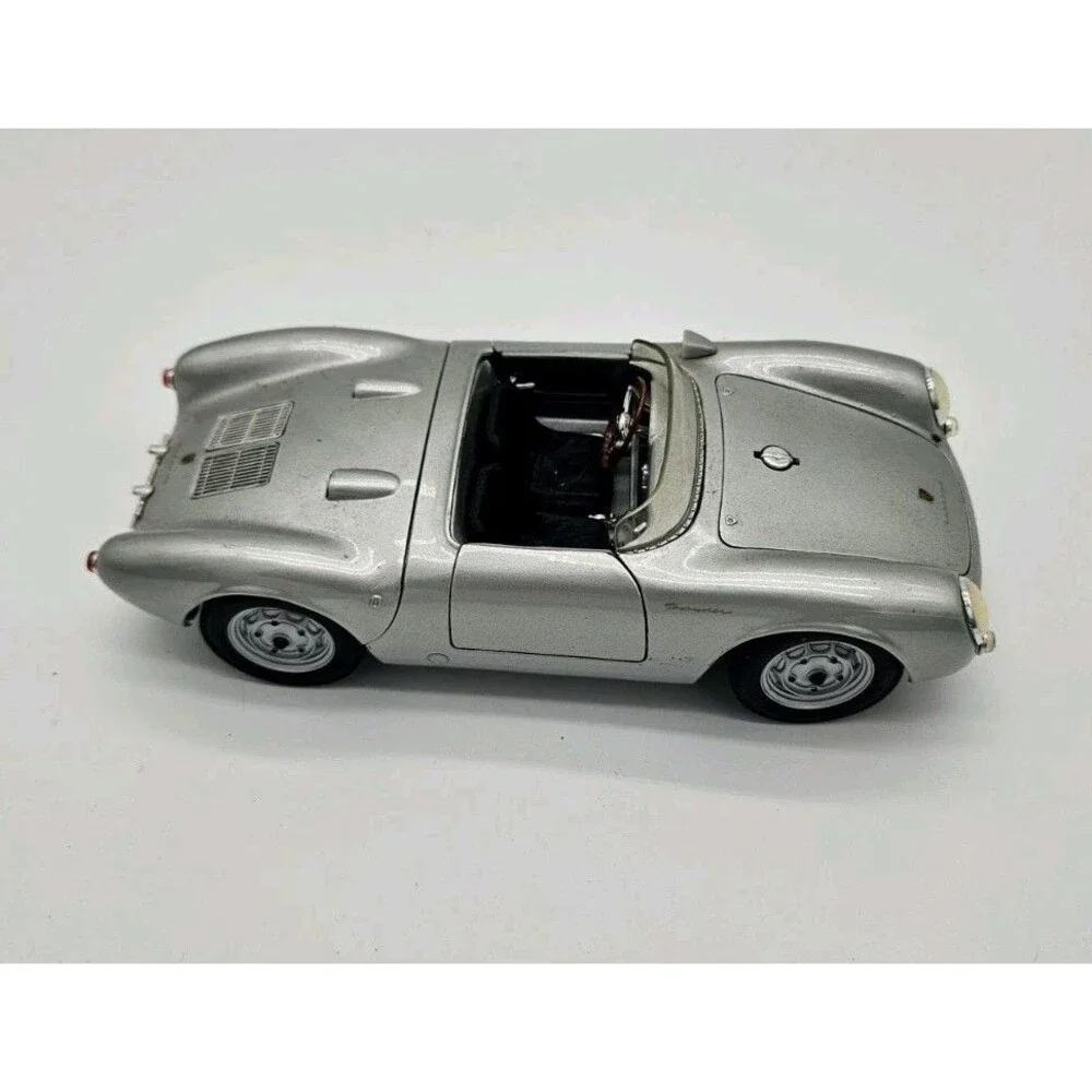 Maisto 1:18 Scale Porsche 550 A Spyder -- Special Edition